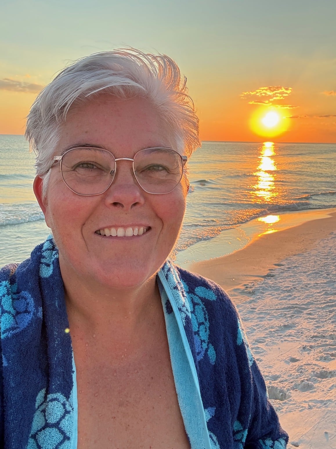 Kelly-Cusick-sunset-profile-photo-thumbnail_IMG_2789